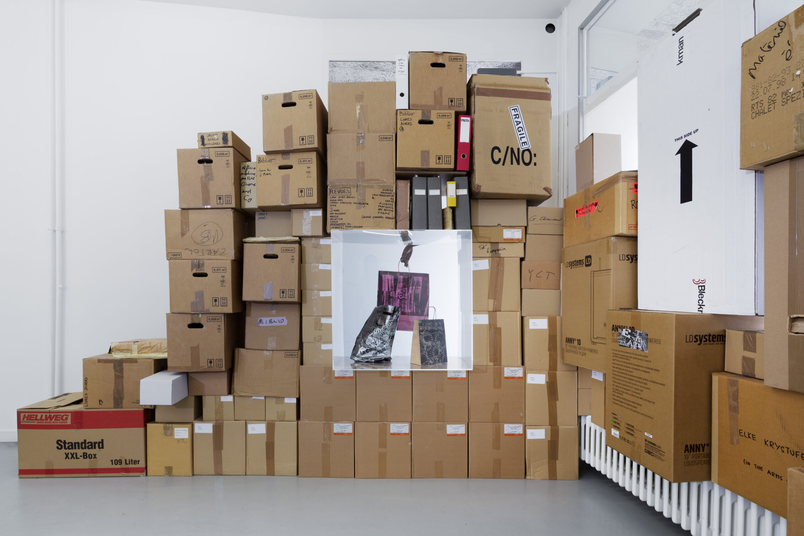 Vue de l’exposition, Inner Light, CATALOGUE, CEC, 2026. Photo : Théa Giglio